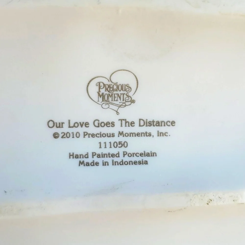 Precious Moments "Our Love Goes the Distance" - Picture 6 of 9